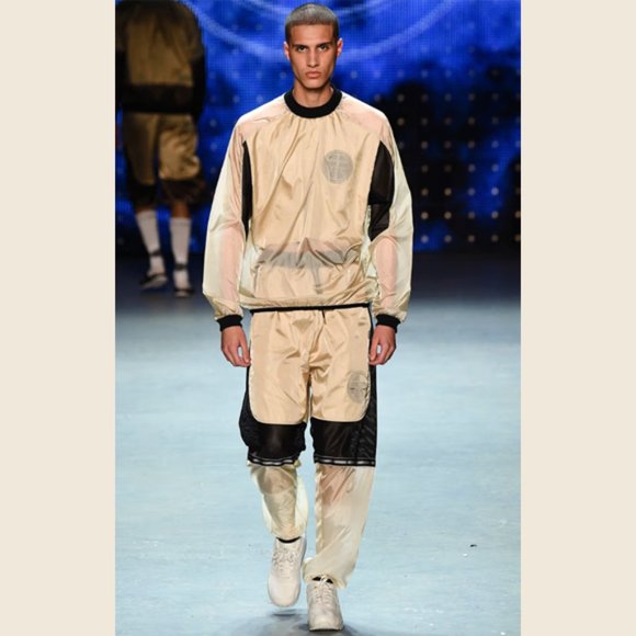 ASTRID ANDERSEN - Sheer overlay logo sport sweater - Sz L - Picture 13 of 13